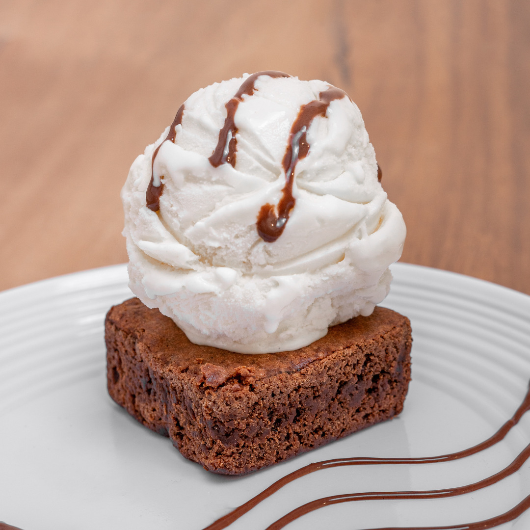 Brownie con helado